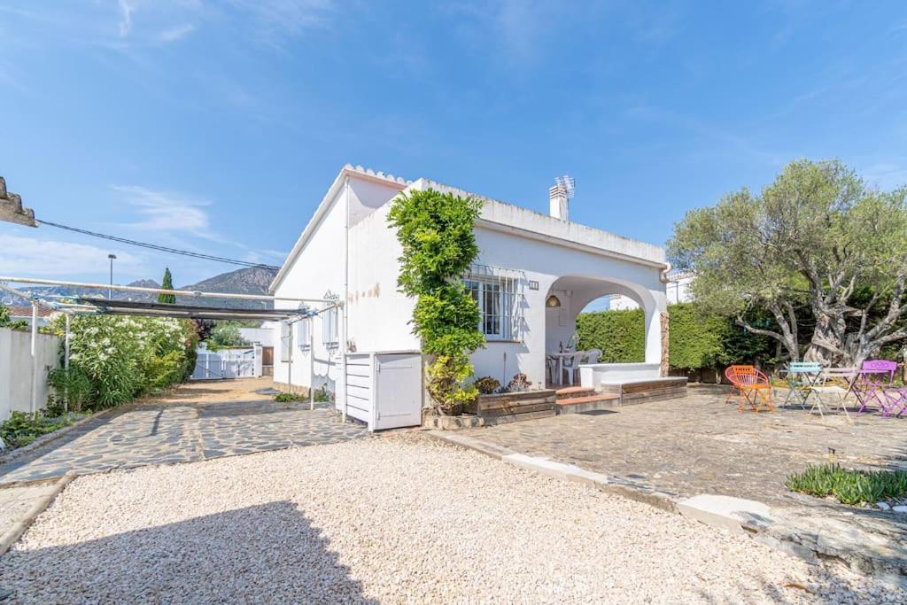 Вилла Mb1-House With Big Garden ,Swimming-Pool, & Barbacue In Росас Экстерьер фото