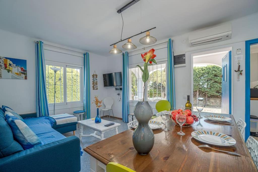 Вилла Mb1-House With Big Garden ,Swimming-Pool, & Barbacue In Росас Экстерьер фото