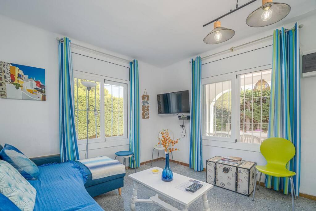 Вилла Mb1-House With Big Garden ,Swimming-Pool, & Barbacue In Росас Экстерьер фото
