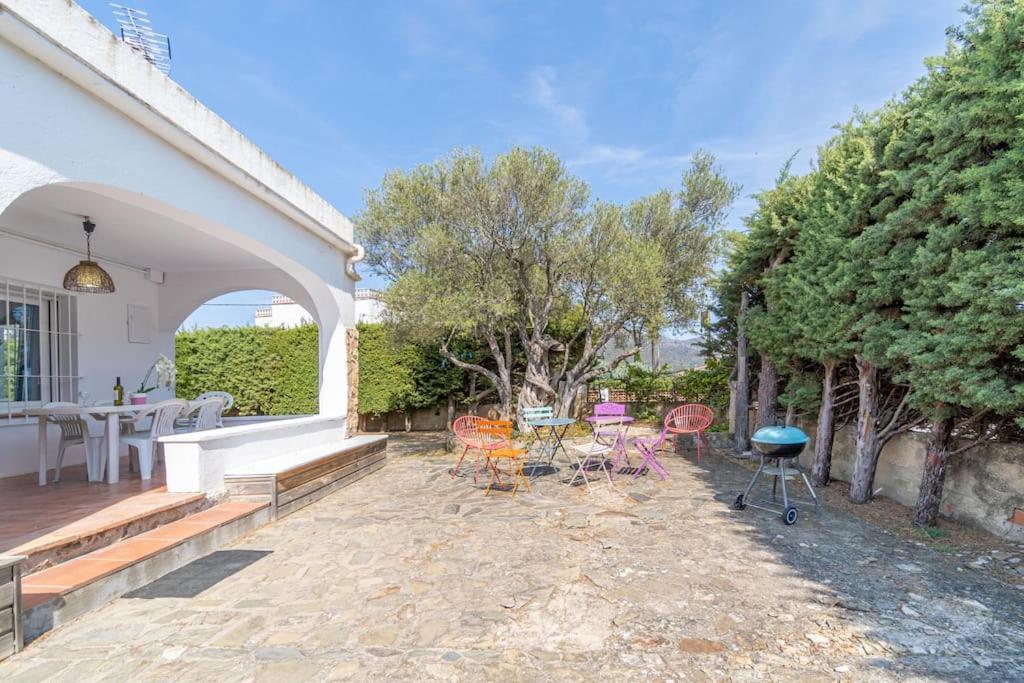 Вилла Mb1-House With Big Garden ,Swimming-Pool, & Barbacue In Росас Экстерьер фото